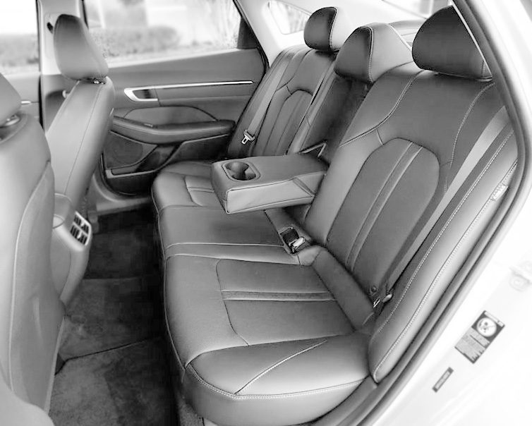 Hyundai Sonata rear 60/40 bench seats with folding armrest (middle headrest not movable)
